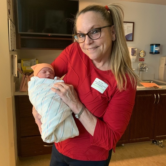 Meet your Posher, Julie - Picture 2 of 15